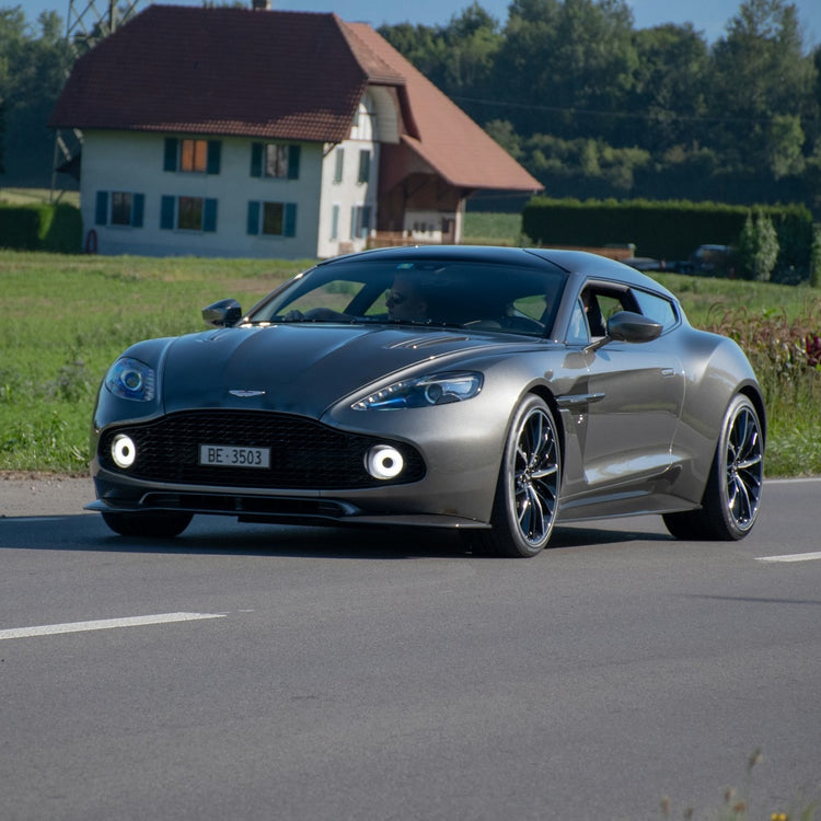 Aston Martin Vanquish Zagato Fahrradträger